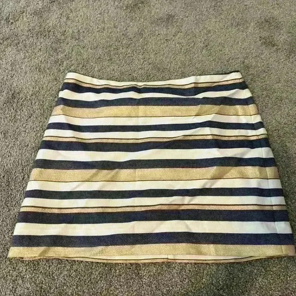 NWT J.Crew Women's Pencil Skirt Size 10 - Picture 1 of 4
